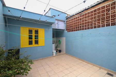 Casa à venda com 120m², 2 quartos e 2 vagasQuintal e Área de Serviço