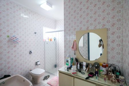 Casa à venda com 120m², 2 quartos e 2 vagasBanheiro 1