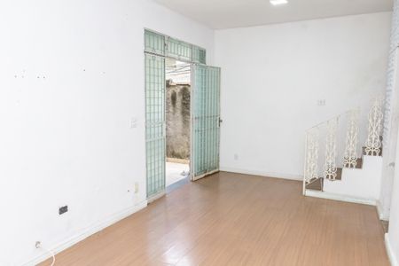 Sala de casa para alugar com 2 quartos, 200m² em Campo Grande, Rio de Janeiro