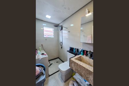 Casa à venda com 156m², 2 quartos e 2 vagasBanheiro Social