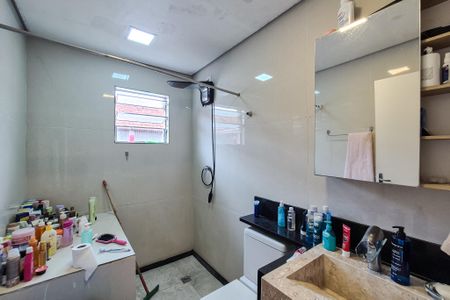 Casa à venda com 156m², 2 quartos e 2 vagasBanheiro Social