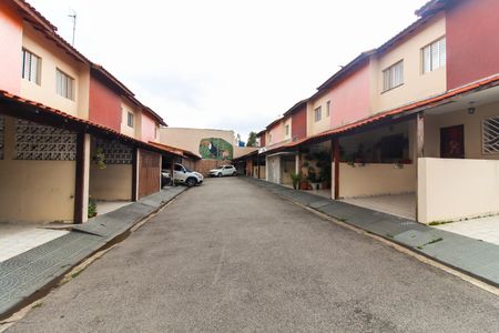Casa de condomínio à venda com 70m², 2 quartos e 1 vagaÁrea externa