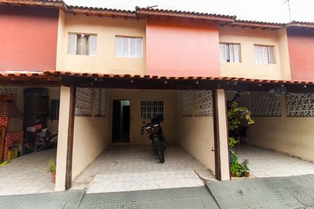 Casa de condomínio à venda com 70m², 2 quartos e 1 vagaÁrea externa