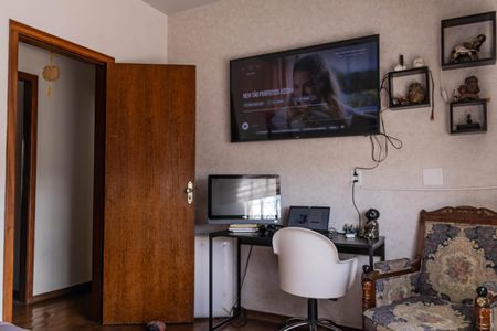 Casa à venda com 777m², 4 quartos e 2 vagasApartamento 1 - Quarto 1