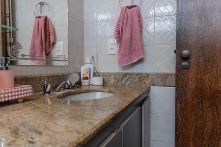 Casa à venda com 777m², 4 quartos e 2 vagasApartamento 1 - Banheiro da Suíte