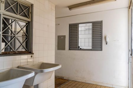 Casa à venda com 777m², 4 quartos e 2 vagasApartamento 2 - Área de Serviço