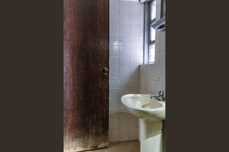 Casa à venda com 777m², 4 quartos e 2 vagasApartamento 2 - Banheiro