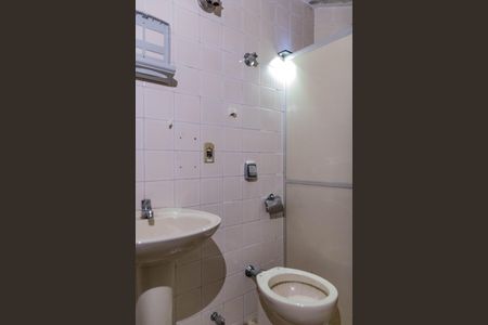 Casa à venda com 777m², 4 quartos e 2 vagasApartamento 2 - Banheiro