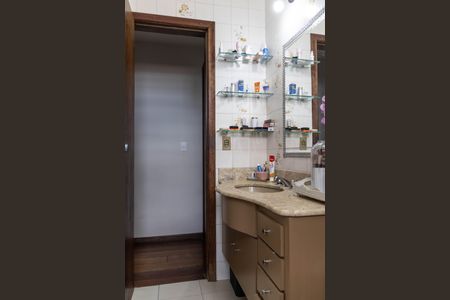 Casa à venda com 777m², 4 quartos e 2 vagasApartamento 1 - Banheiro Social