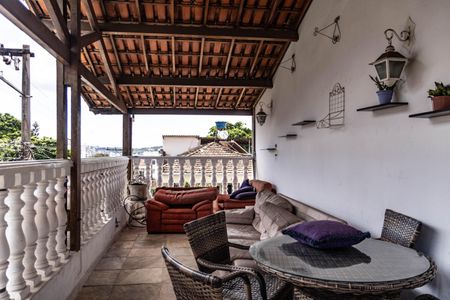 Casa à venda com 777m², 4 quartos e 2 vagasApartamento 1 - Varanda