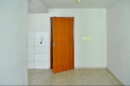 Sala  de apartamento para alugar com 2 quartos, 45m² em Chapéu do Sol, Porto Alegre