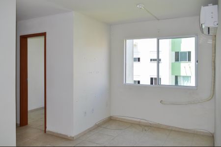 Sala  de apartamento para alugar com 2 quartos, 45m² em Chapéu do Sol, Porto Alegre