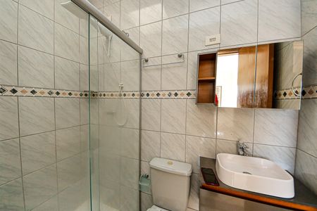 Casa de condomínio para alugar com 130m², 3 quartos e 3 vagasBanheiro Suíte