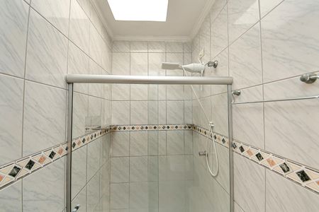 Casa de condomínio para alugar com 130m², 3 quartos e 3 vagasBanheiro Suíte