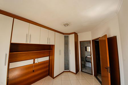Casa de condomínio para alugar com 130m², 3 quartos e 3 vagasSuíte