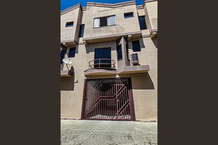 Casa de condomínio para alugar com 130m², 3 quartos e 3 vagasFachada imóvel