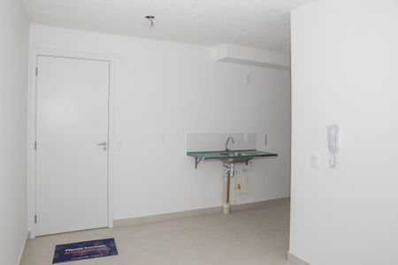 Sala de apartamento para alugar com 2 quartos, 34m² em Parque Industrial Tomas Edson, São Paulo