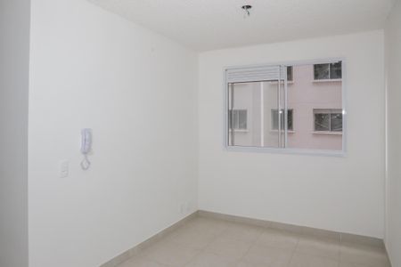 Sala de apartamento para alugar com 2 quartos, 34m² em Parque Industrial Tomas Edson, São Paulo