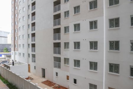 Vista da Sala de apartamento para alugar com 2 quartos, 34m² em Parque Industrial Tomas Edson, São Paulo