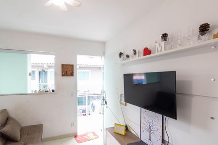 Sala de apartamento para alugar com 2 quartos, 40m² em Paciência, Rio de Janeiro