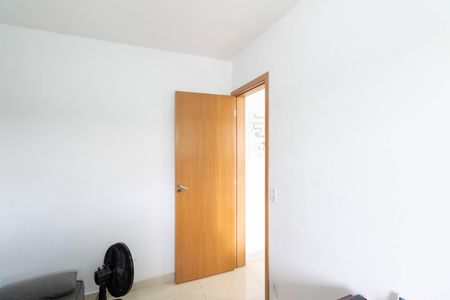 Quarto 1 de apartamento para alugar com 2 quartos, 40m² em Paciência, Rio de Janeiro