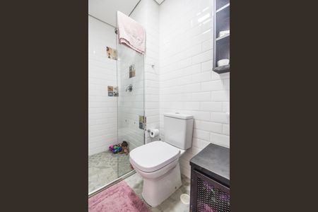 Apartamento à venda com 90m², 2 quartos e 2 vagas Apartamento à venda com 90m², 2 quartos e 2 vagasBanheiro da Suíte