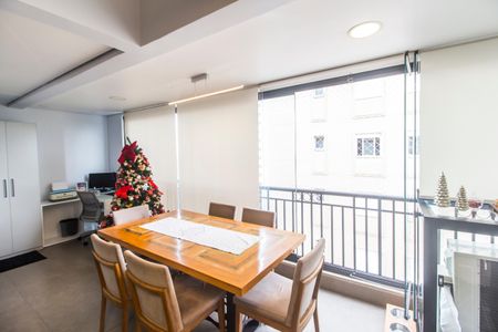 Apartamento à venda com 90m², 2 quartos e 2 vagas Apartamento à venda com 90m², 2 quartos e 2 vagasSala