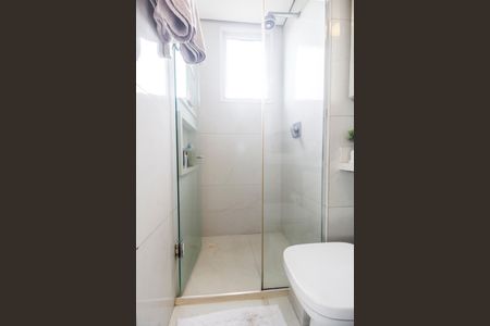 Apartamento à venda com 90m², 2 quartos e 2 vagas Apartamento à venda com 90m², 2 quartos e 2 vagasBanheiro da Suíte