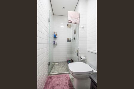 Apartamento à venda com 90m², 2 quartos e 2 vagas Apartamento à venda com 90m², 2 quartos e 2 vagasBanheiro da Suíte