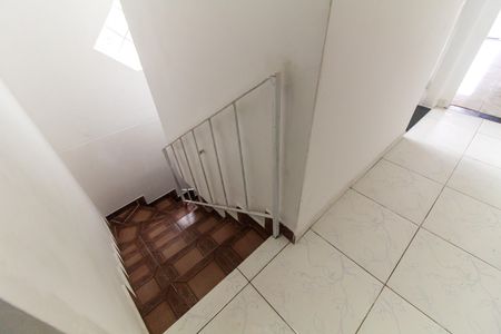 Hall de casa para alugar com 2 quartos, 120m² em Jardim Santa Teresinha, São Paulo