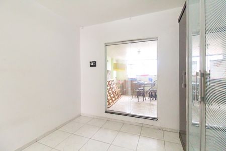 Casa para alugar com 120m², 2 quartos e 1 vaga Casa para alugar com 120m², 2 quartos e 1 vagaQuarto 1
