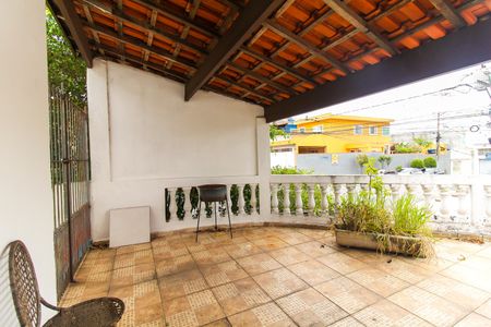 Casa para alugar com 120m², 2 quartos e 1 vaga Casa para alugar com 120m², 2 quartos e 1 vagaVaranda do Quarto 2