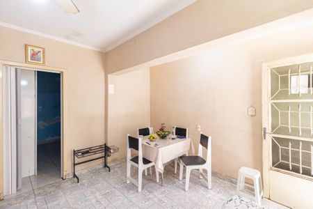 Casa à venda com 243m², 6 quartos e 3 vagasSala