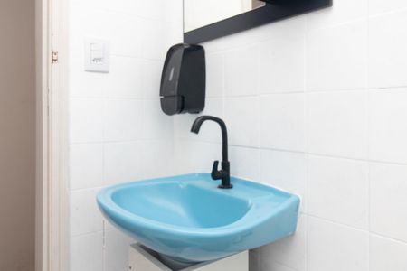 Banheiro de apartamento para alugar com 1 quarto, 31m² em Cidade Baixa, Porto Alegre