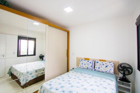 Quarto 1 de apartamento à venda com 2 quartos, 40m² em Jardim Cristiane, Santo André