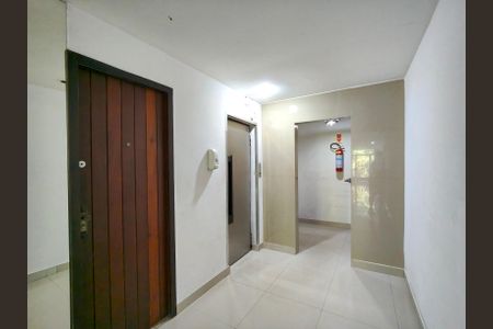 Apartamento para alugar com 85m², 2 quartos e sem vagaFachada e portaria