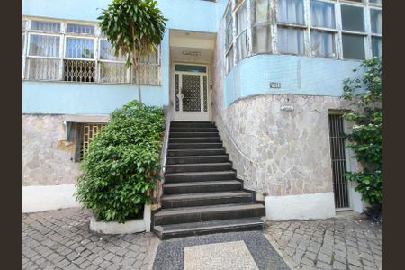 Apartamento para alugar com 85m², 2 quartos e sem vagaFachada e portaria