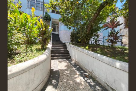 Apartamento para alugar com 85m², 2 quartos e sem vagaFachada e portaria