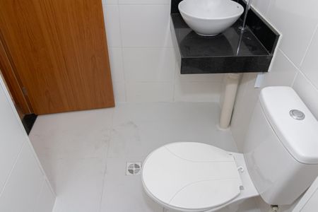 Apartamento para alugar com 44m², 2 quartos e sem vaga Apartamento para alugar com 44m², 2 quartos e sem vagaBanheiro
