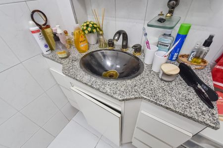 Apartamento à venda com 47m², 1 quarto e sem vagaBanheiro