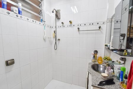 Banheiro de apartamento à venda com 1 quarto, 47m² em Liberdade, São Paulo