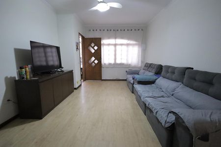 Casa à venda com 150m², 3 quartos e 2 vagasSala