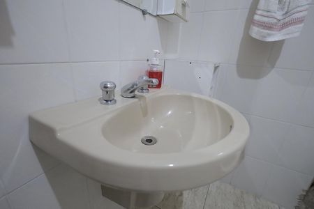 Casa à venda com 150m², 3 quartos e 2 vagasBanheiro 2