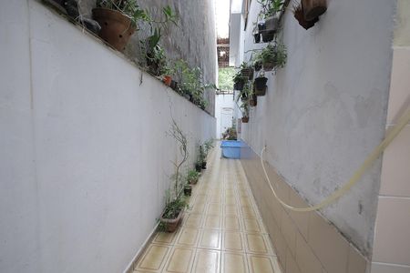 Casa à venda com 150m², 3 quartos e 2 vagasCorredor