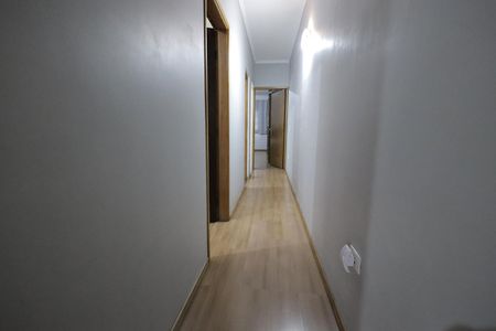 Casa à venda com 150m², 3 quartos e 2 vagasCorredor