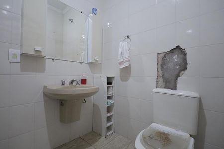 Casa à venda com 150m², 3 quartos e 2 vagasBanheiro 2