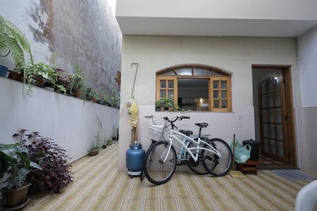 Casa à venda com 150m², 3 quartos e 2 vagasQuintal