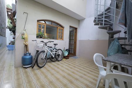 Casa à venda com 150m², 3 quartos e 2 vagasQuintal