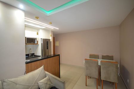 Sala de apartamento para alugar com 2 quartos, 60m² em Vila Bandeirantes, Nova Iguaçu