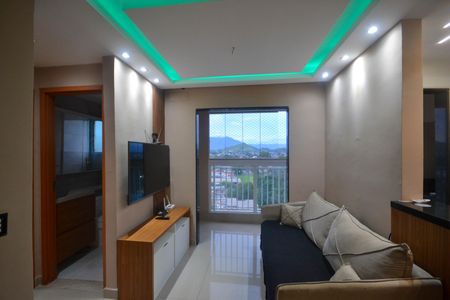 Sala de apartamento para alugar com 2 quartos, 60m² em Vila Bandeirantes, Nova Iguaçu